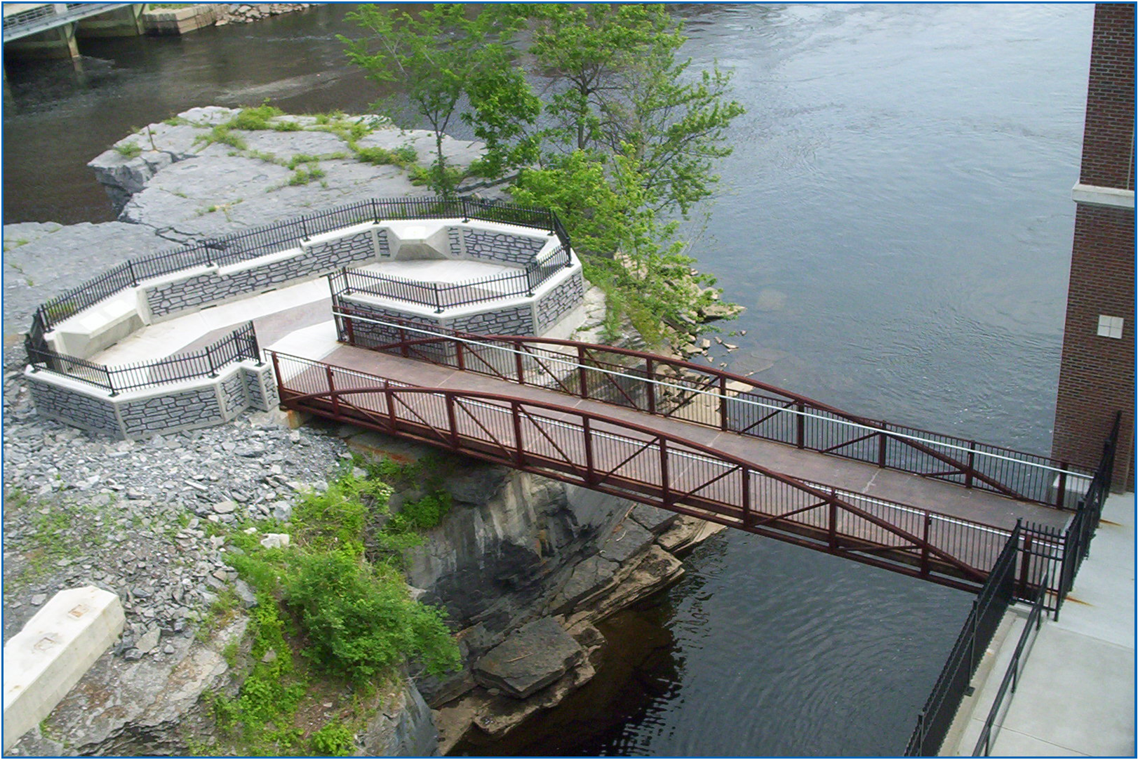 Picture7 Walkway bridge to park seating area